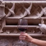Se você acha que é só sobre vinho, perdeu a melhor parte da conversa.